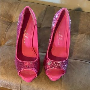 Pink sequins pumps